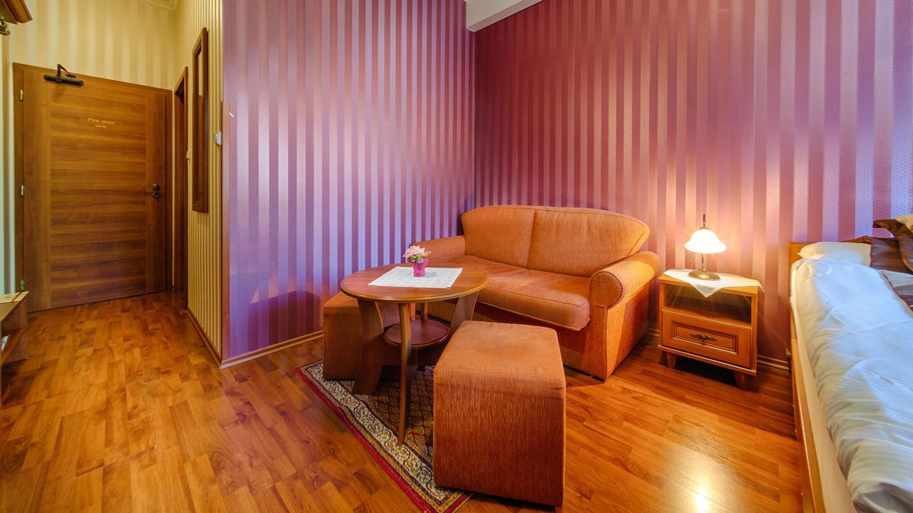Hotel Tevel Sladkovicovo Extérieur photo
